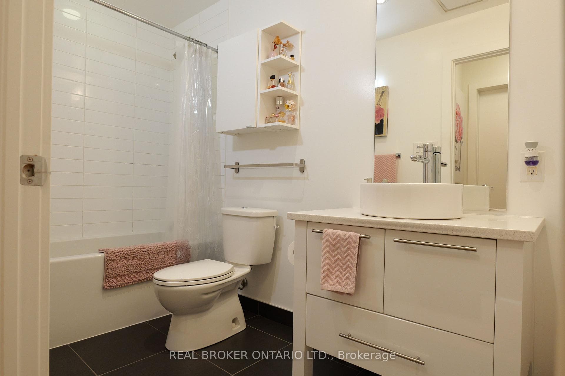 101 Richmond Road Unit 302 photo 12
