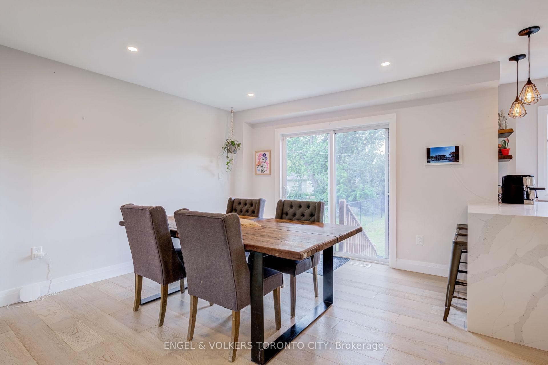 40 Glenview Avenue photo 9