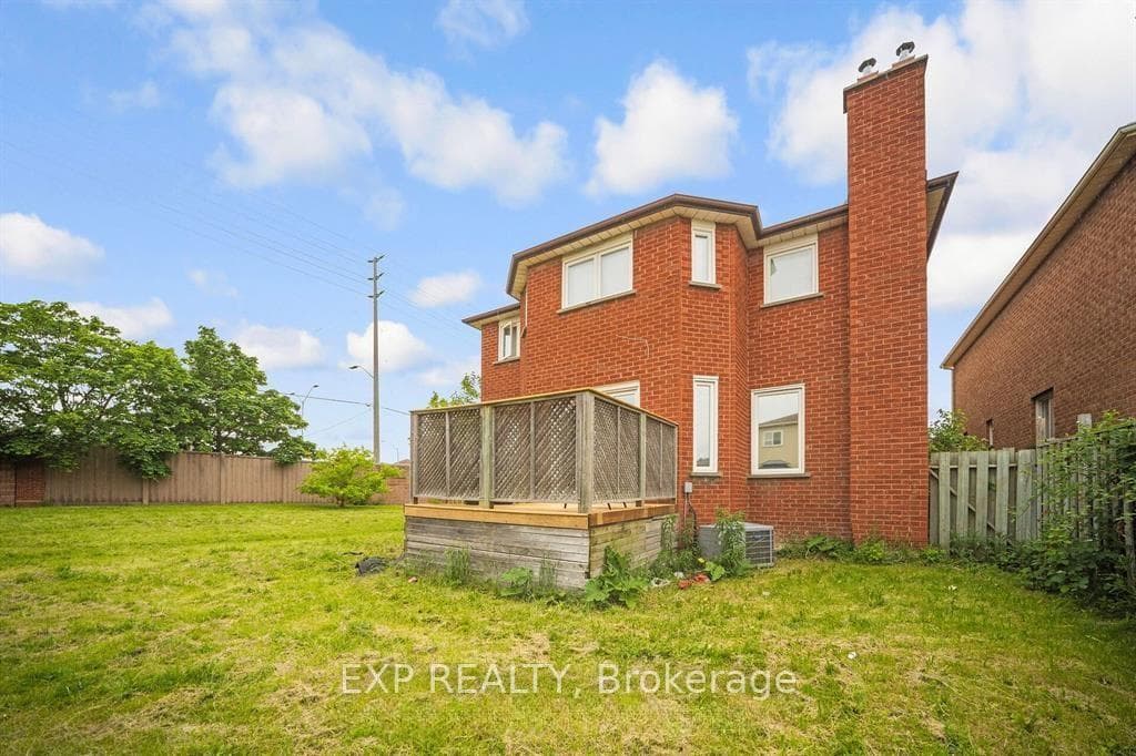 692 Huntington Ridge Drive photo 33