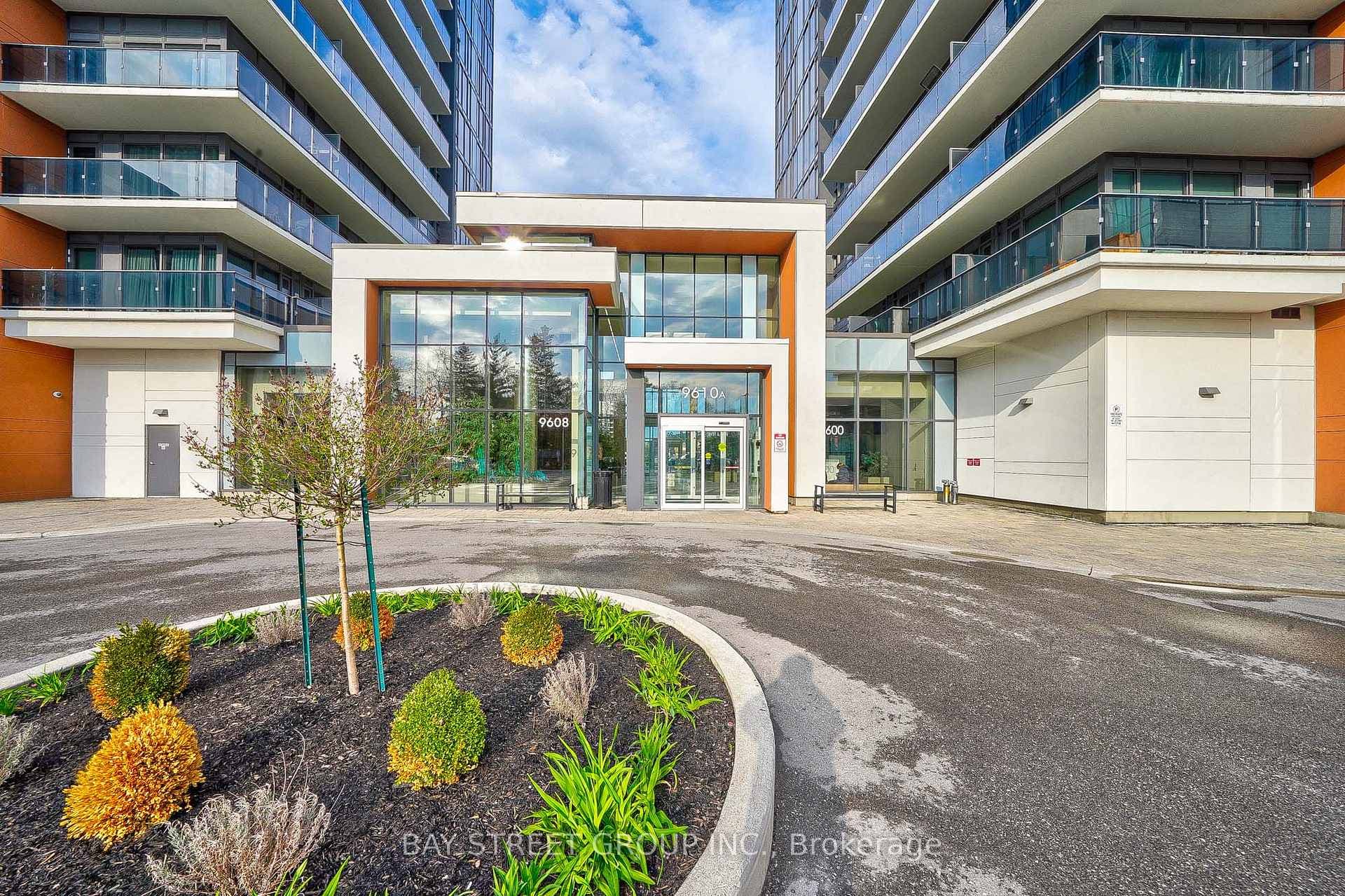9600 yonge Street Unit 910 photo 2