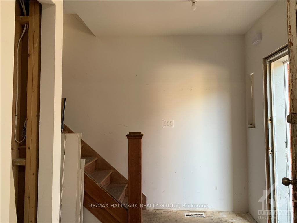 177 HINTON Avenue photo 6