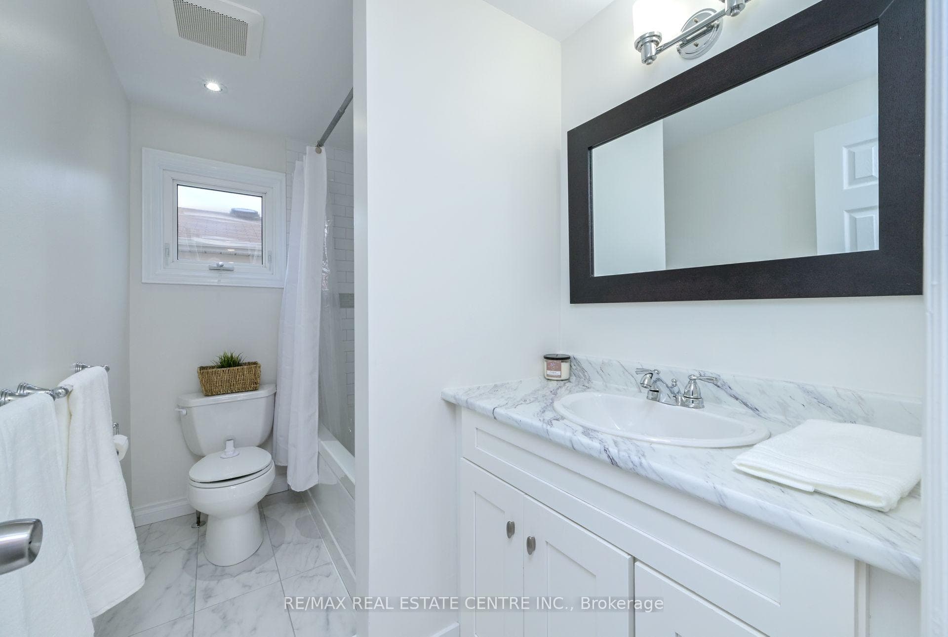 111 Chalmers Street photo 17