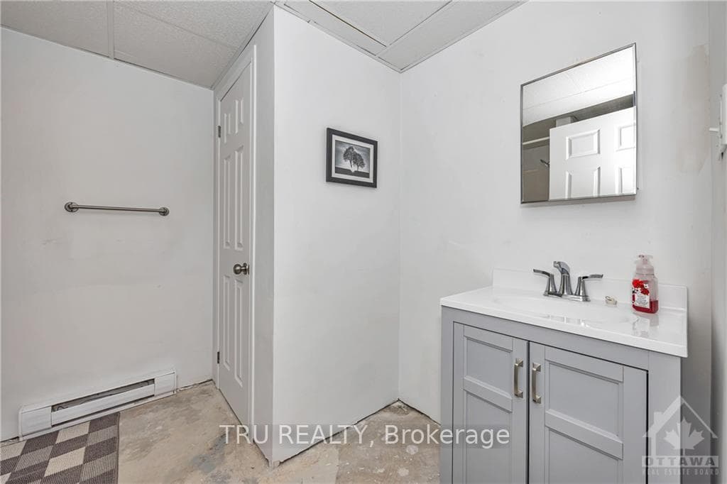 557 BOLT Street photo 25
