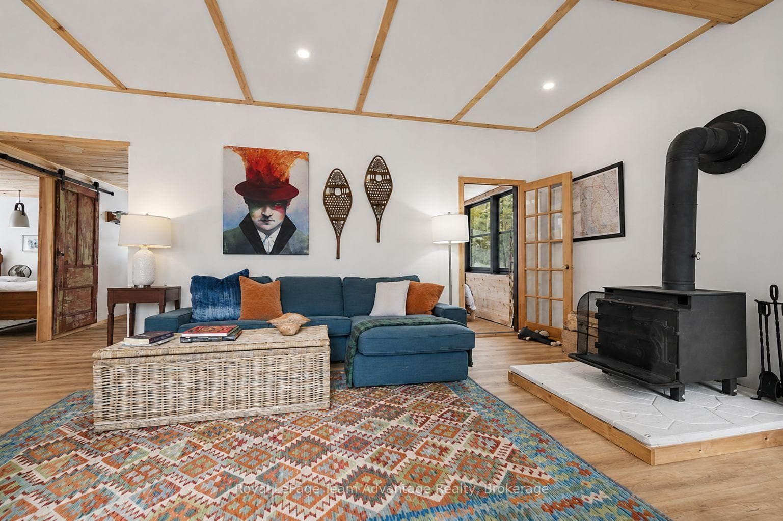 Bunkie Living room