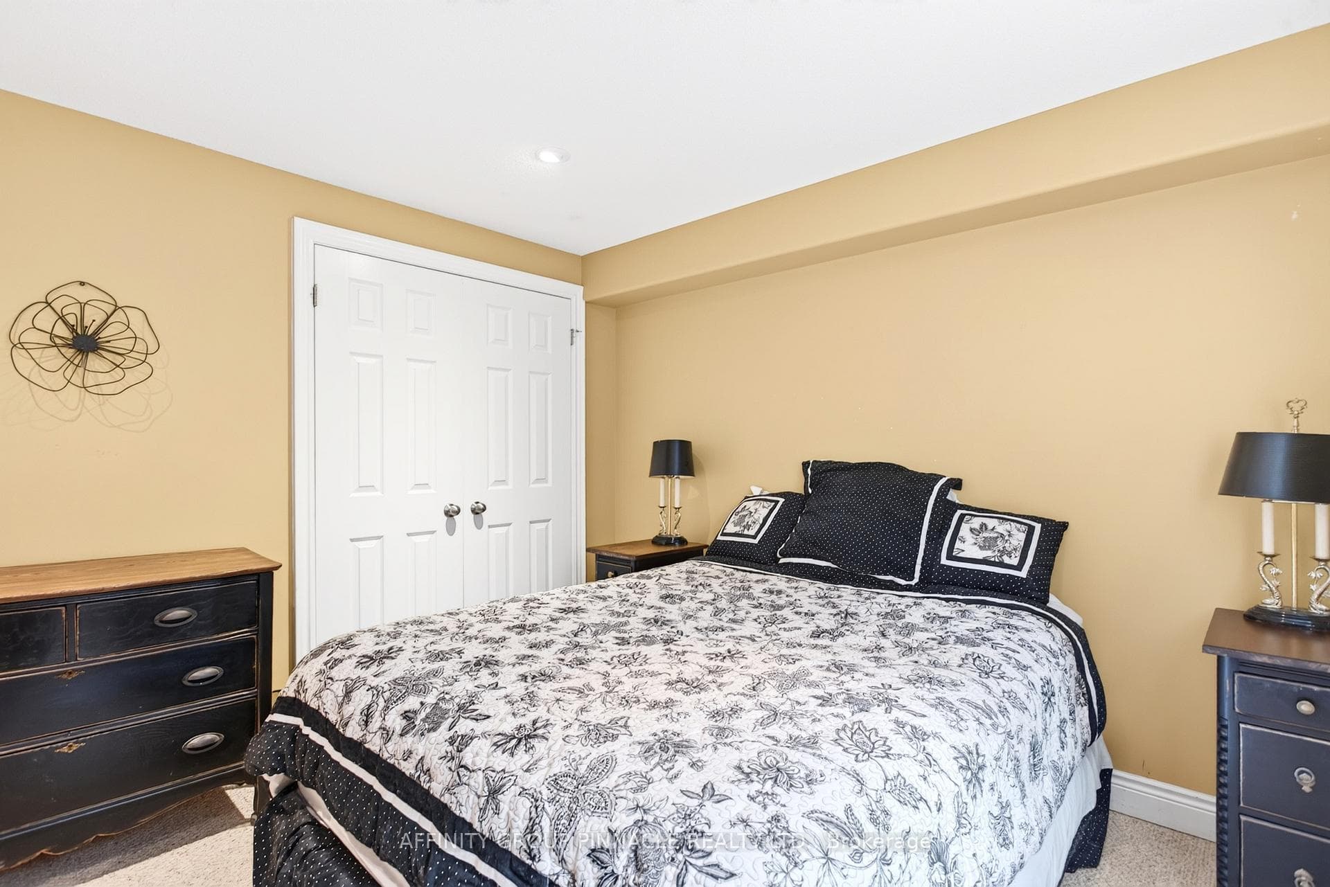 2 Fallingbrook Crescent photo 32