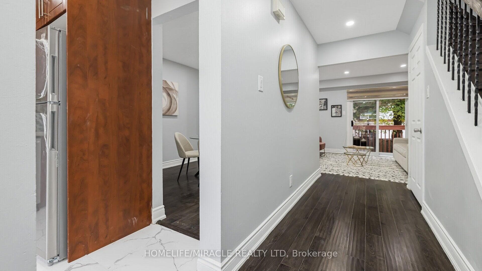 53 Moregate Crescent photo 5