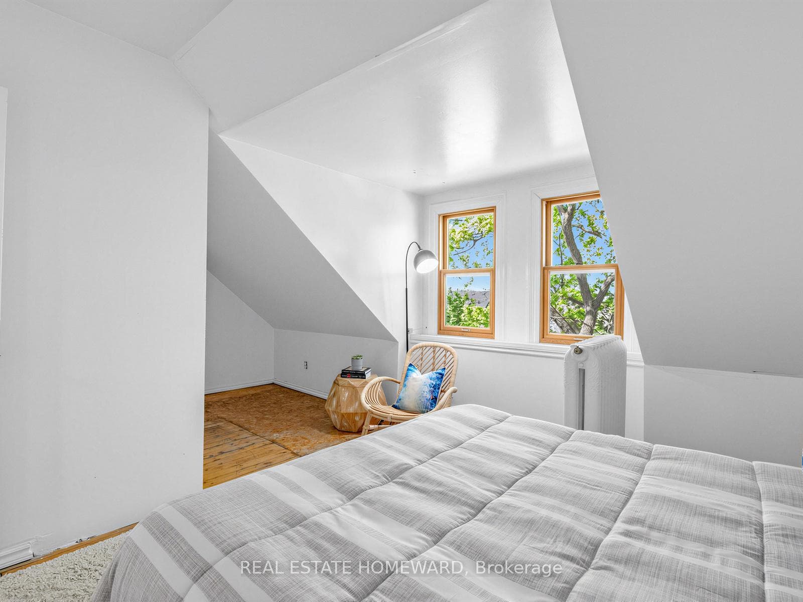 46 Westmount Avenue photo 31