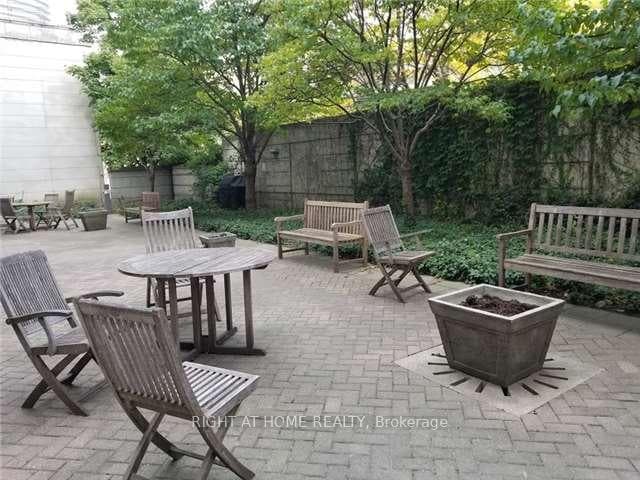 500 Queens Quay Unit 308E photo 20