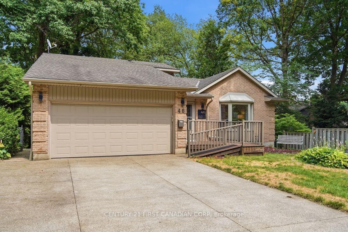 46 Ski Valley Crescent photo 2