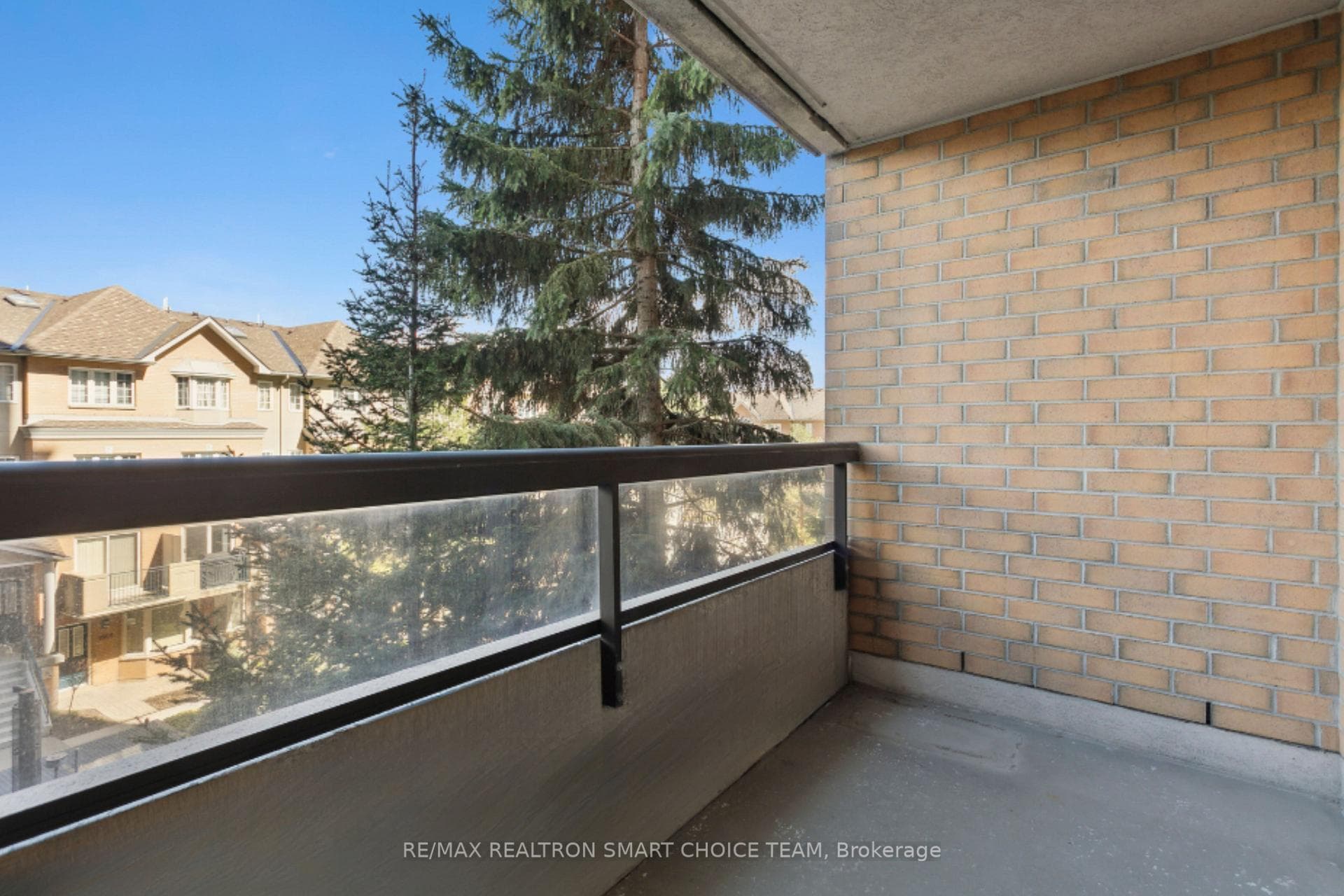 18 Sommerset Way Unit 302 photo 29