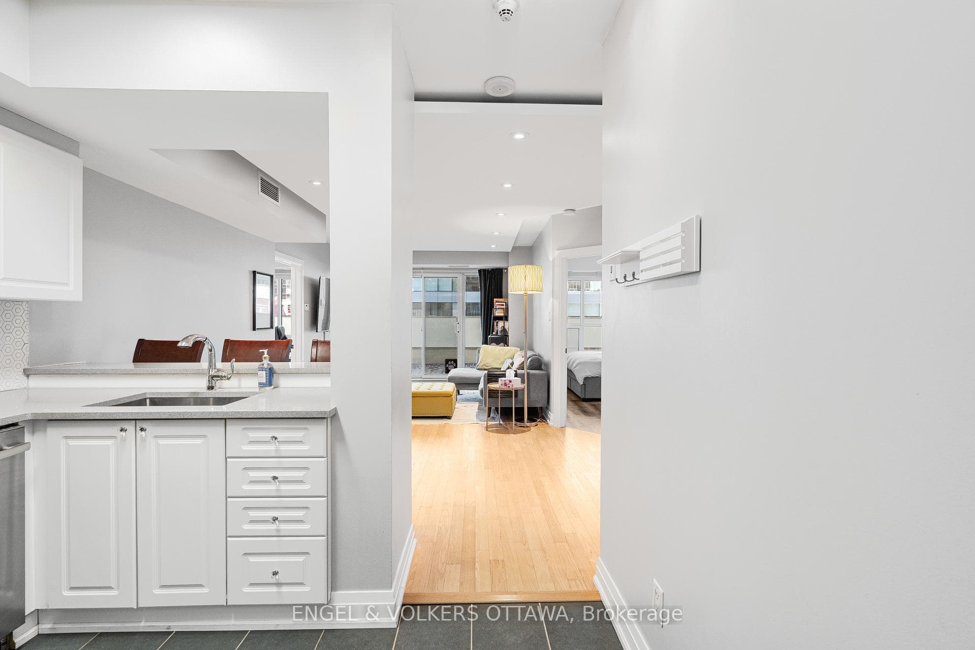 200 RIDEAU Street Unit 202 photo 5