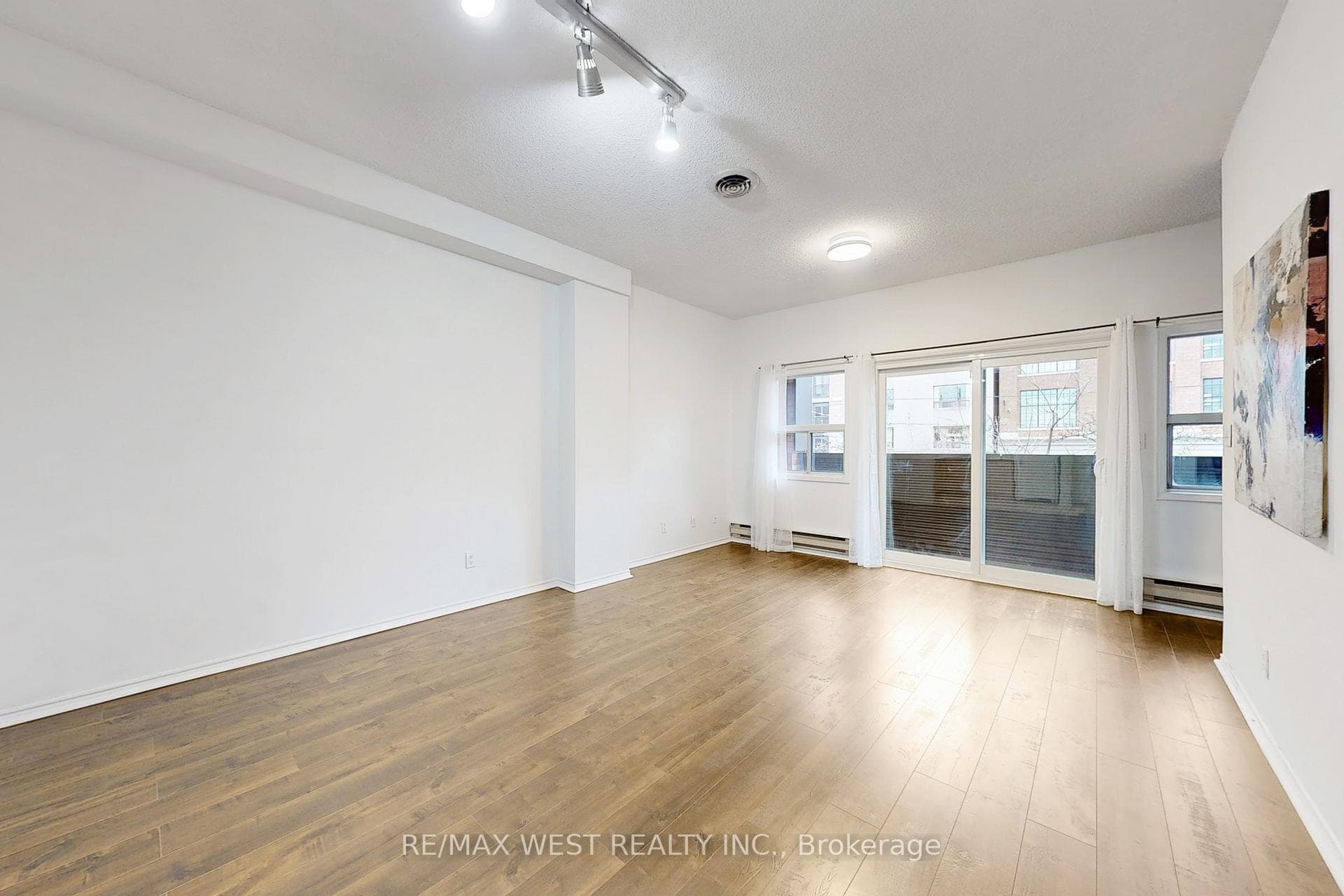 536 College Street Unit A photo 10