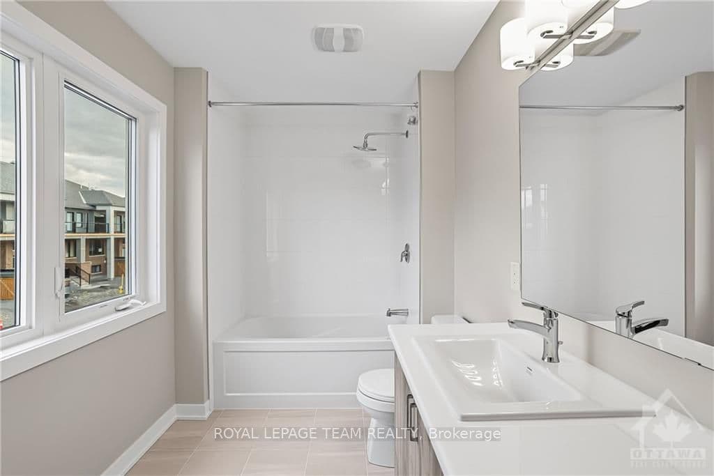 120 BEEBALM Crescent photo 20