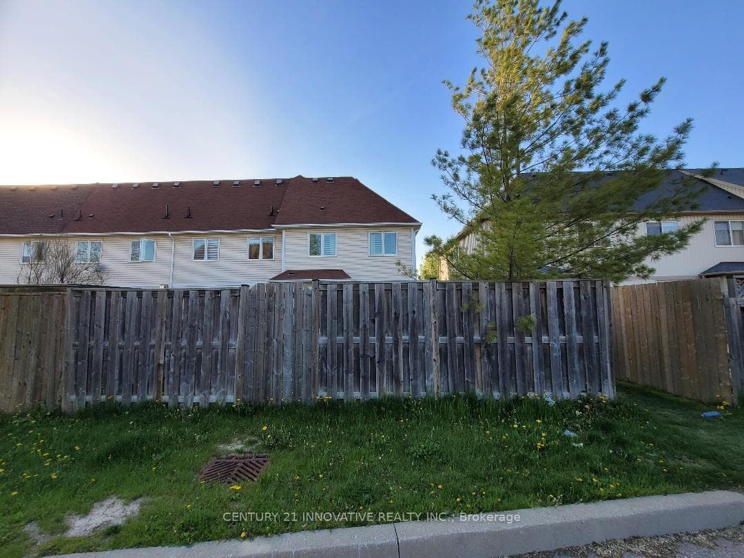 26 Duncan Avenue photo 30
