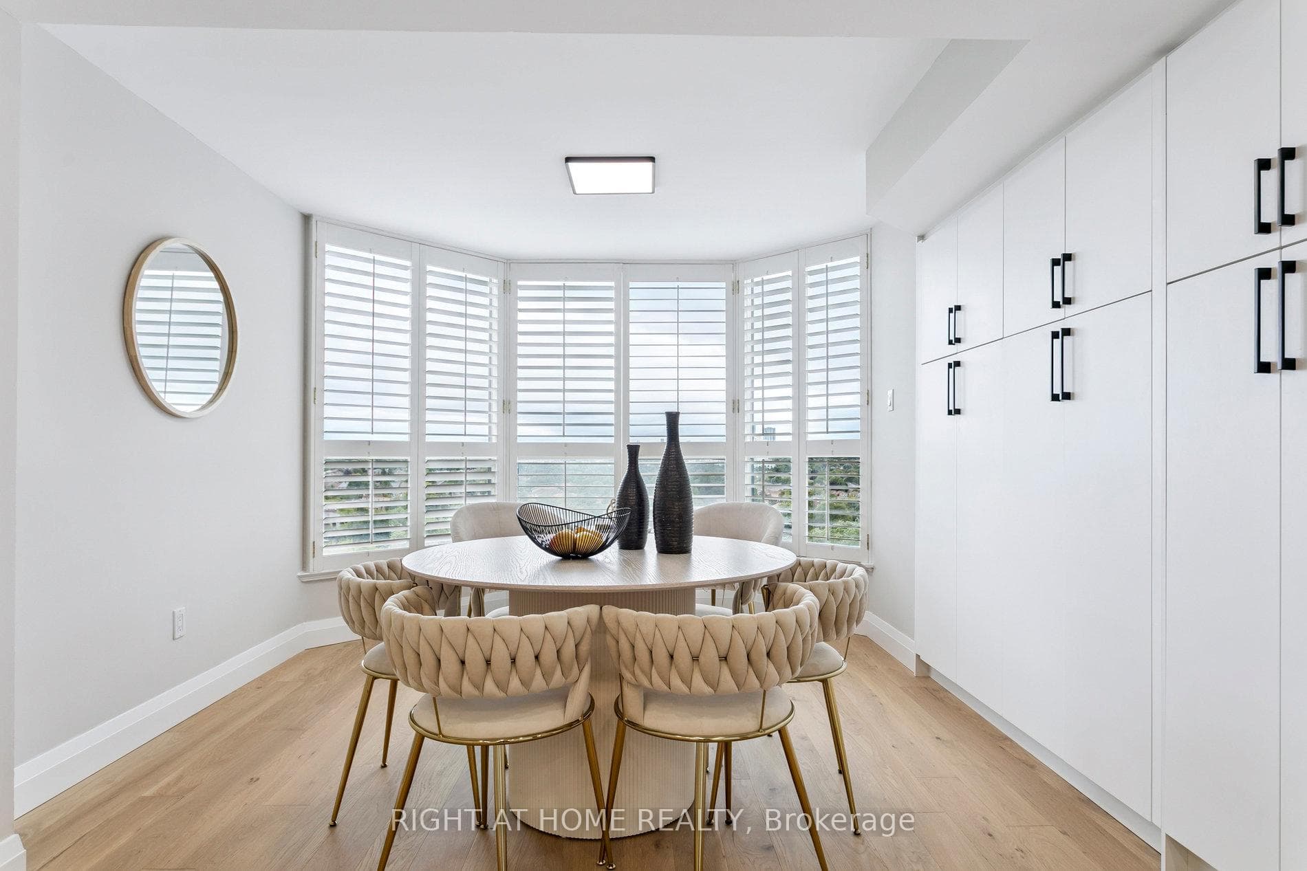 Breakfast Area with Bay Windows