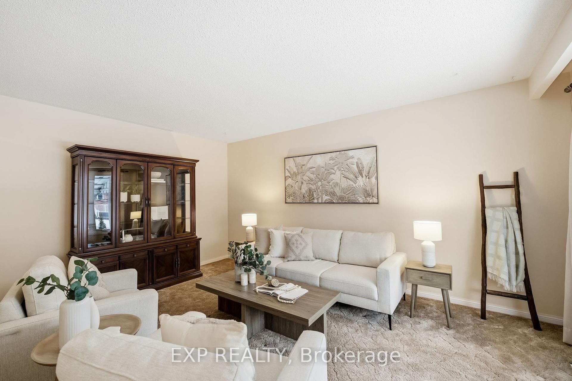 557 Daintry Crescent photo 7