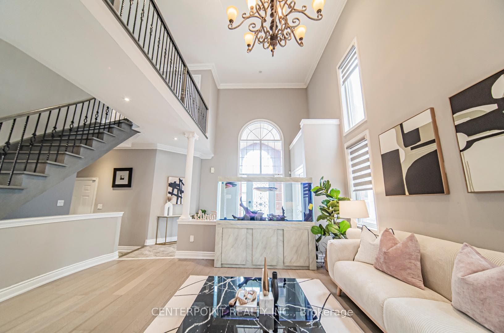 57 Silver Oaks Crescent photo 5