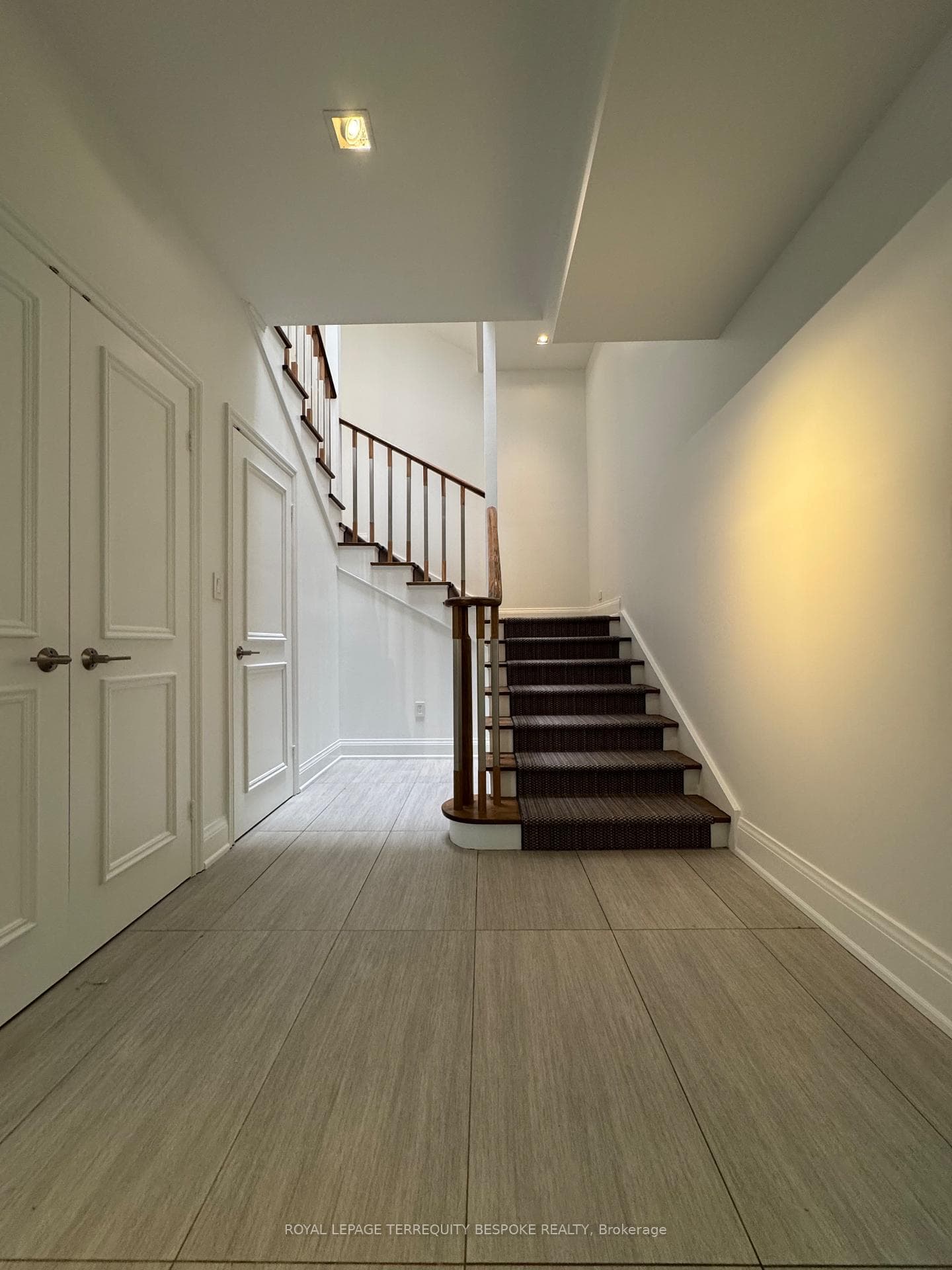 1 Scarth Road photo 35