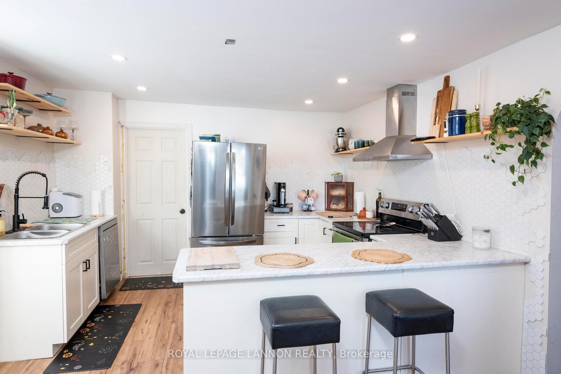415 Archibald Street photo 11