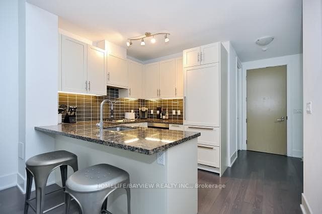 39 Queens Quay Unit 308 photo 4
