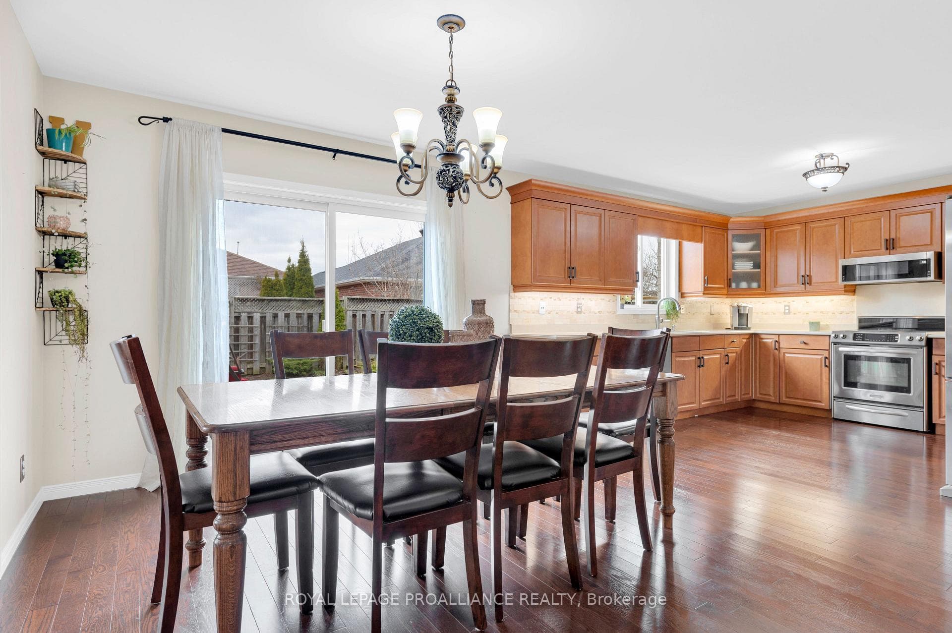 91 Hickory Grove photo 13