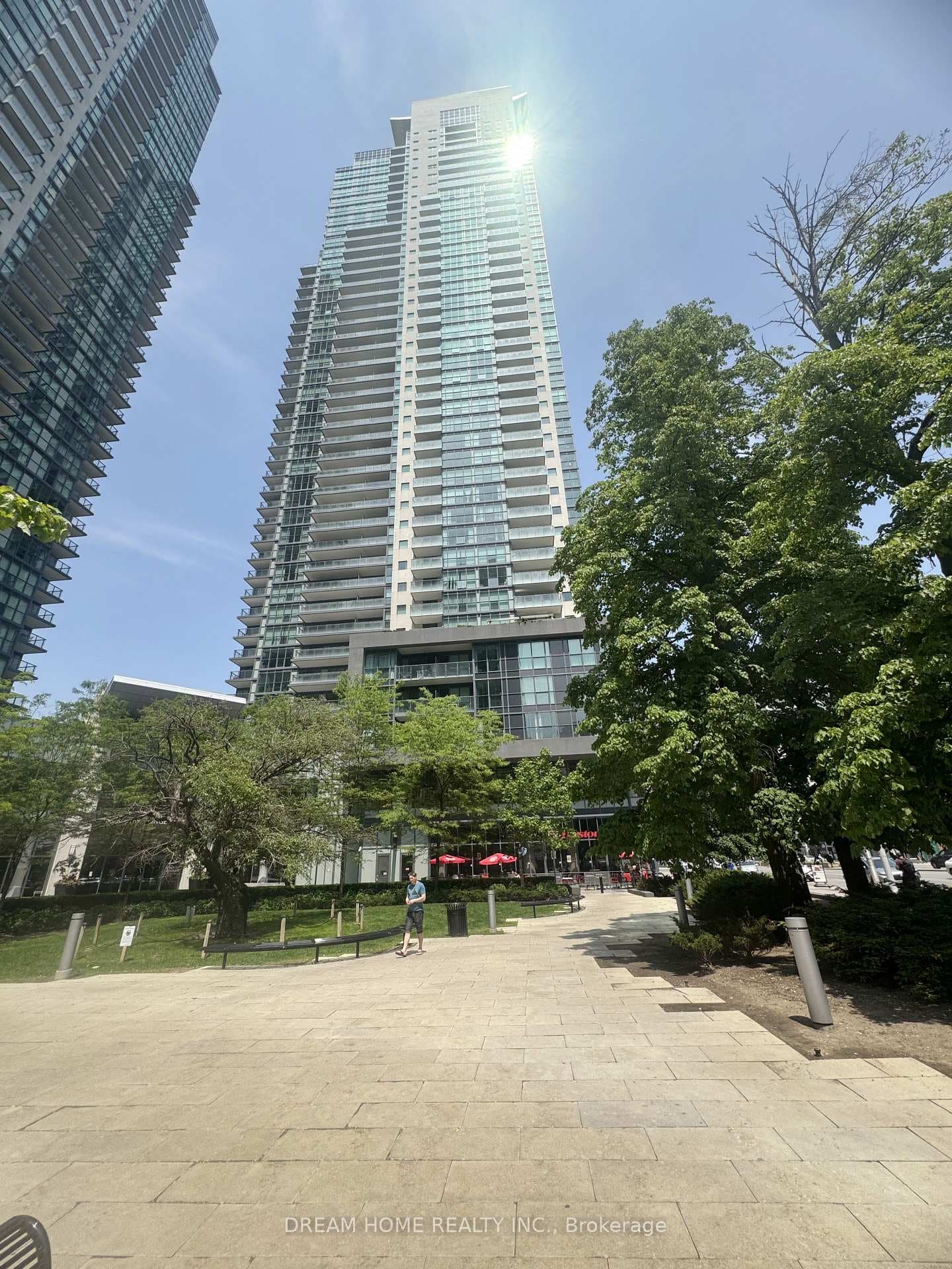 5168 Yonge Street Unit 203 photo 1