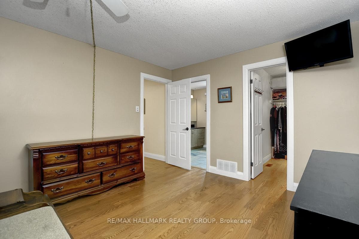 1692 Caminiti Crescent photo 27