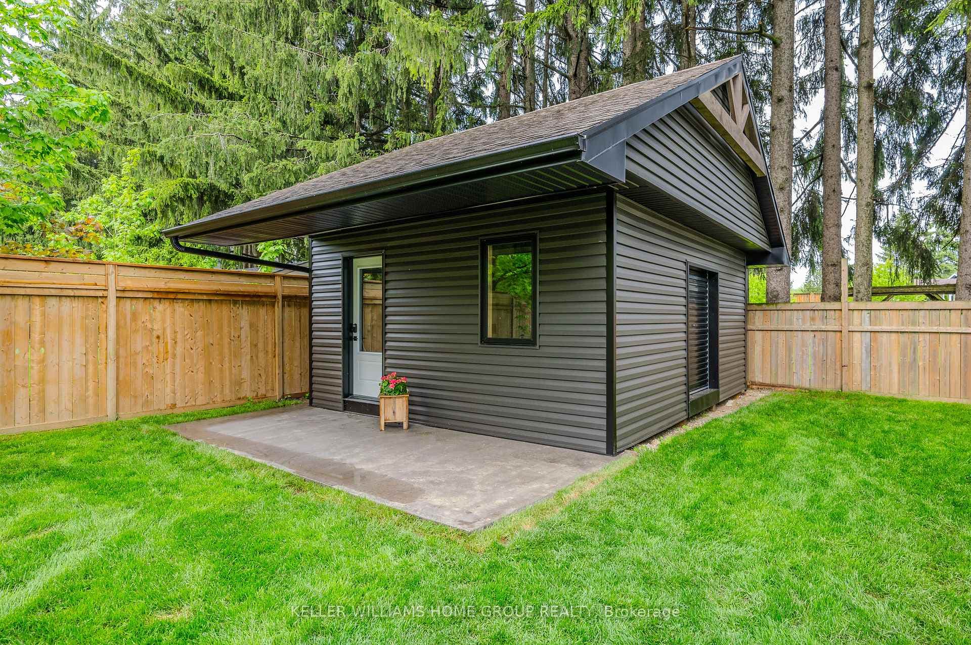 84 Sophia Street photo 34