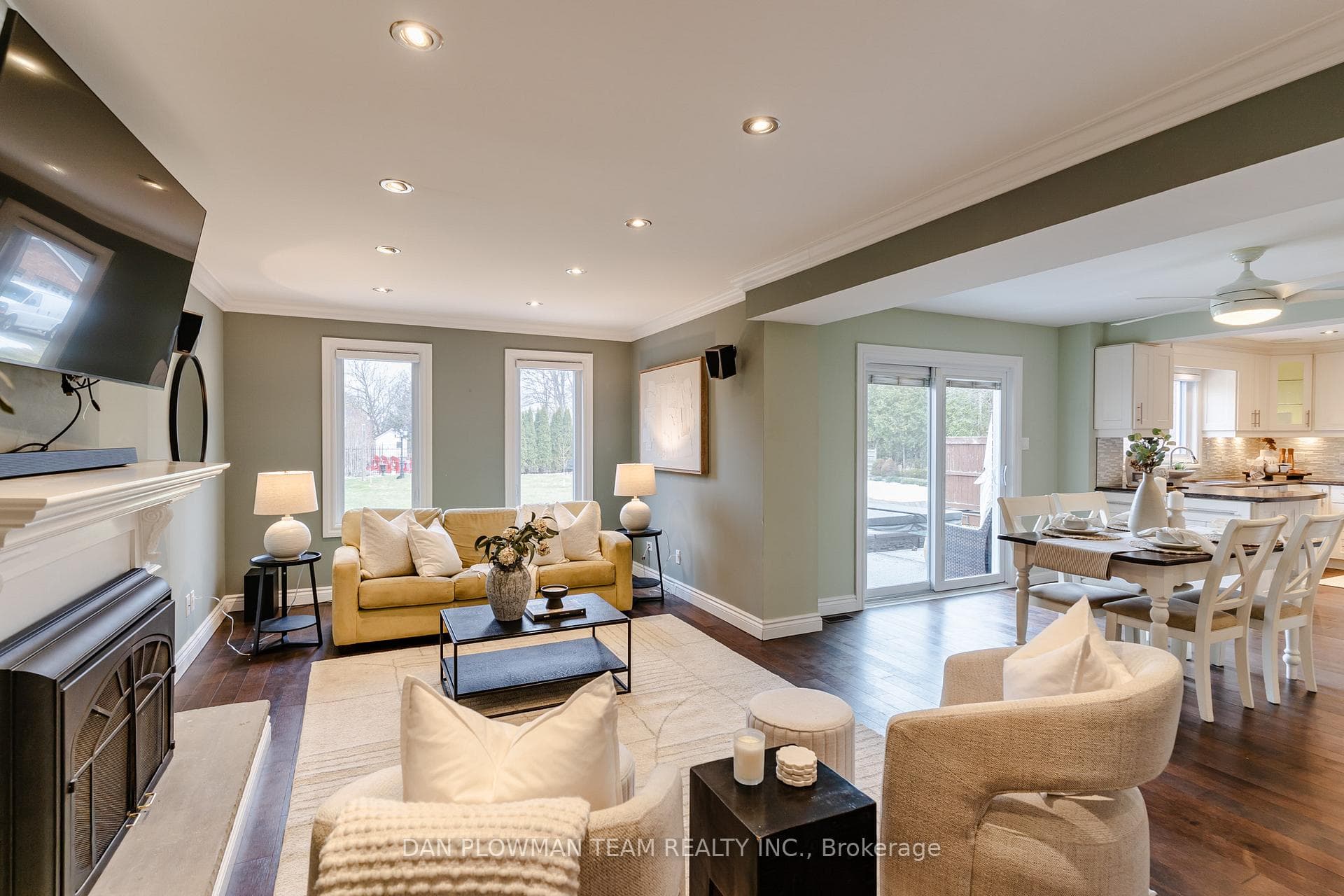 1405 Rougemount Drive photo 16