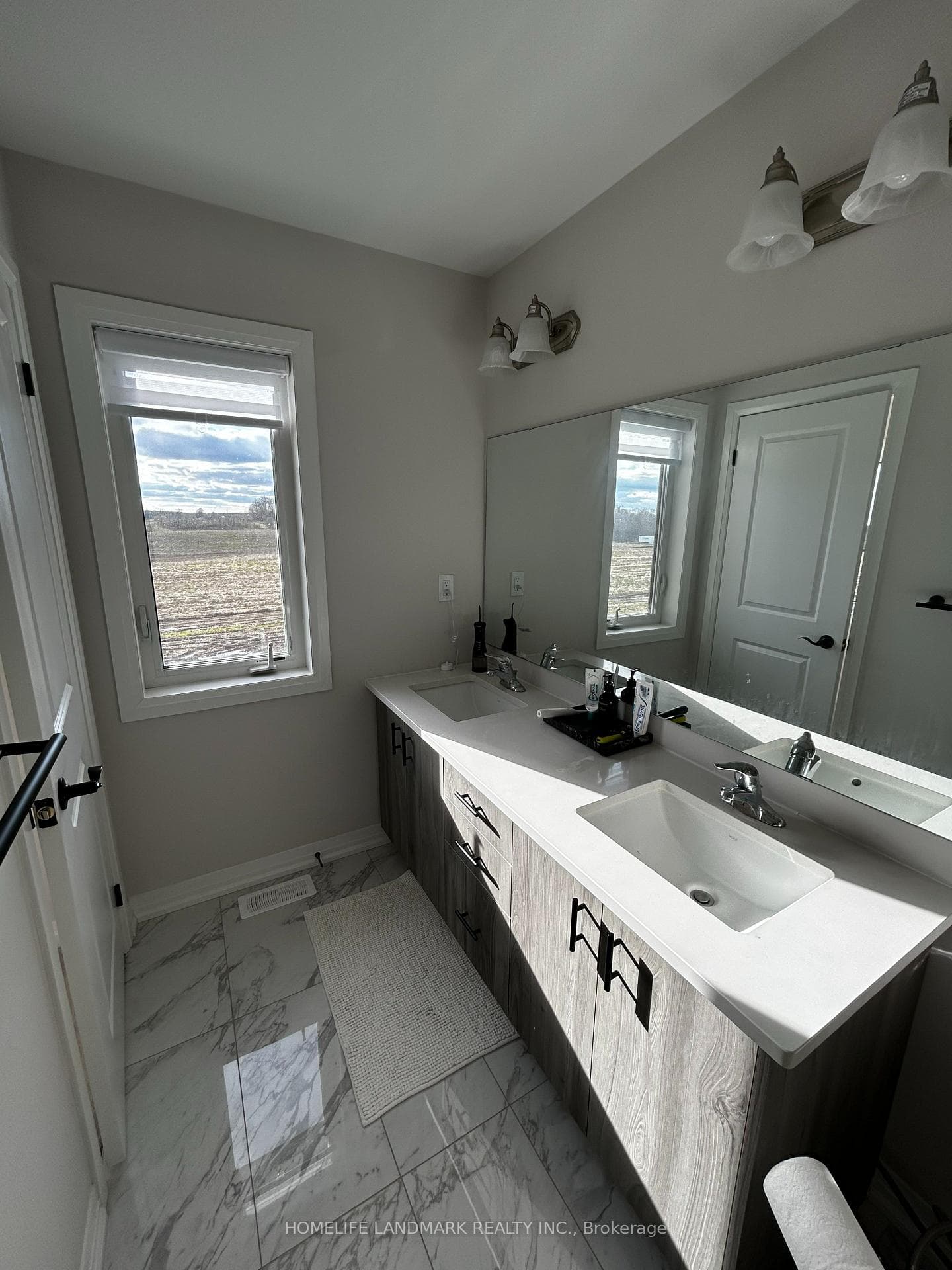 88 Freedom Crescent photo 13