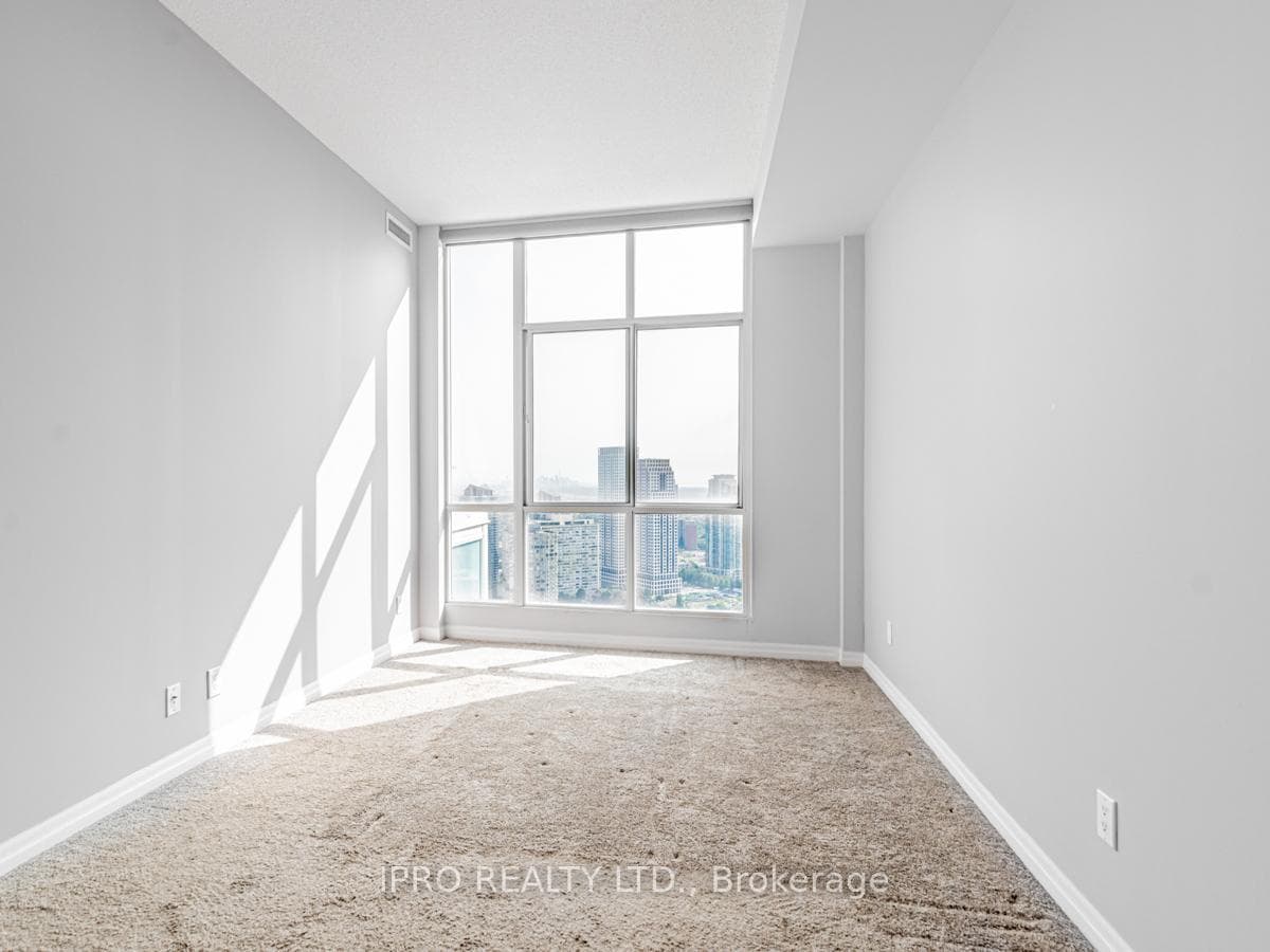 220 Burnhamthorpe Road Unit 3202 photo 21
