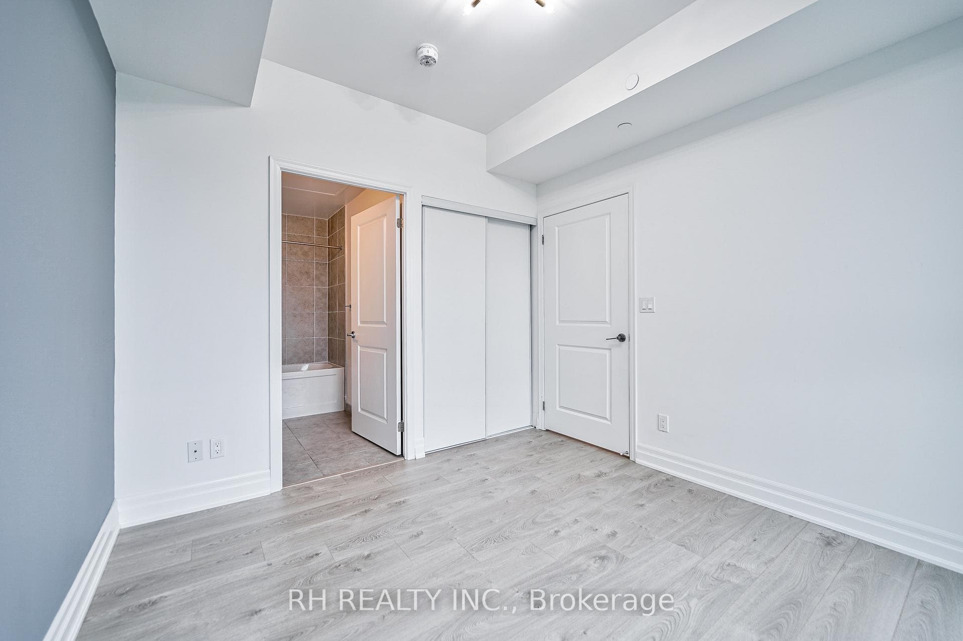 10 Rouge Valley Drive Unit 710A photo 24