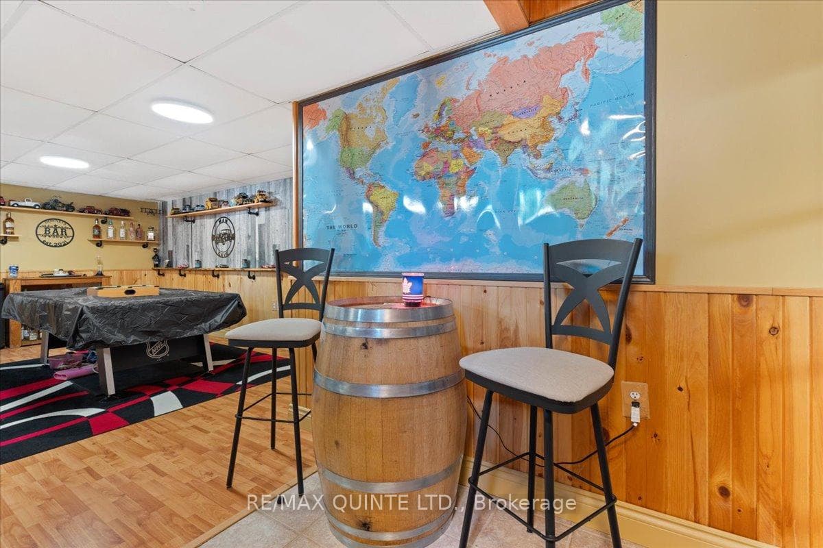 lower level - large rec room
