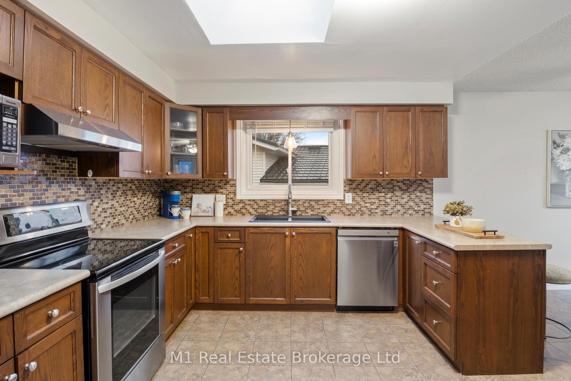 516 Harvey Street photo 10