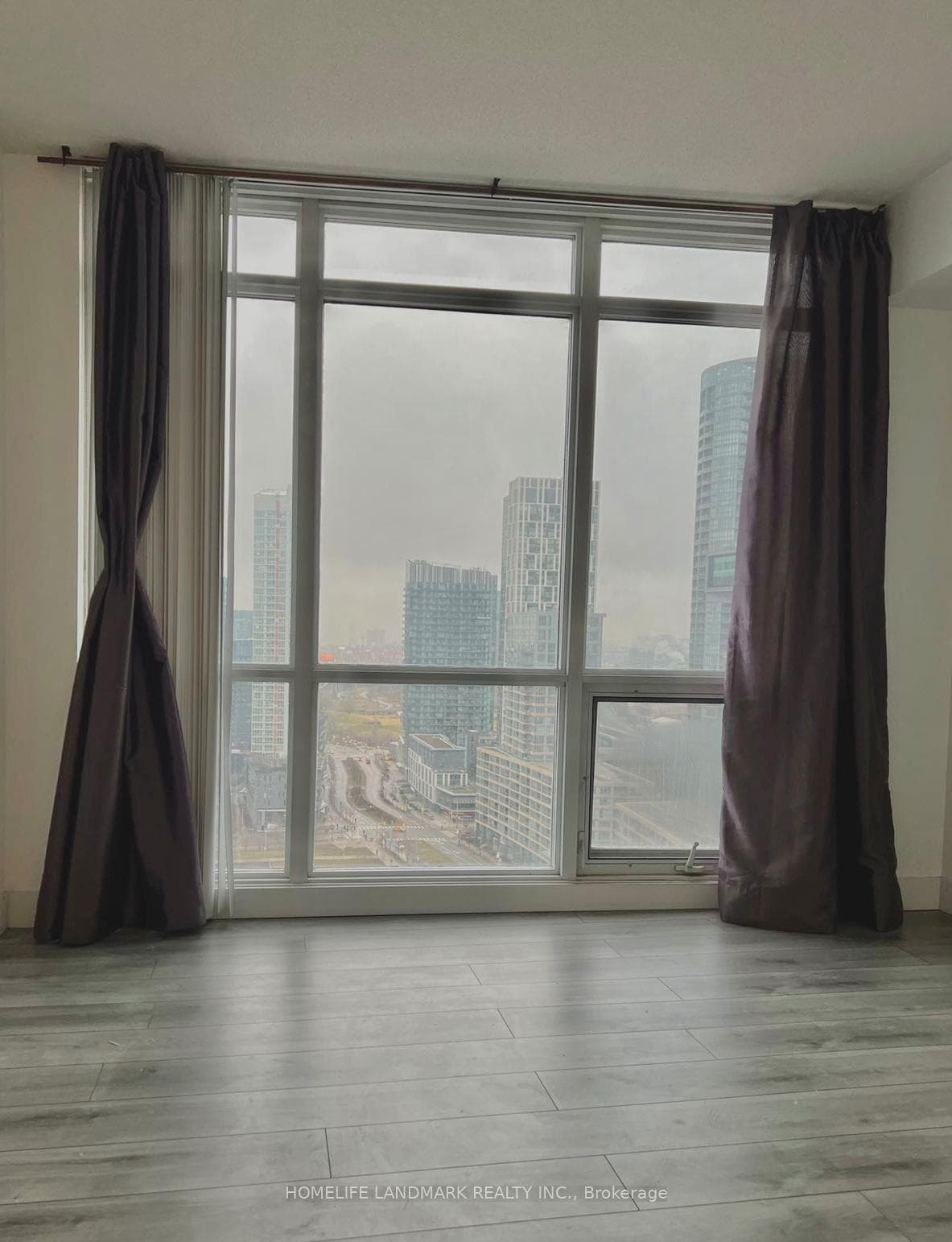 15 Fort York Boulevard Unit 2912 photo 11