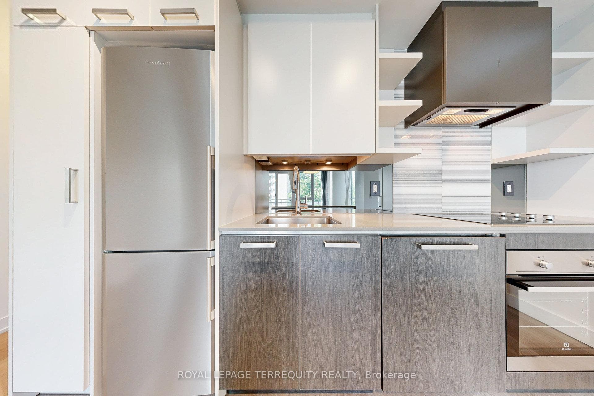 1830 Bloor Street Unit 329 photo 12