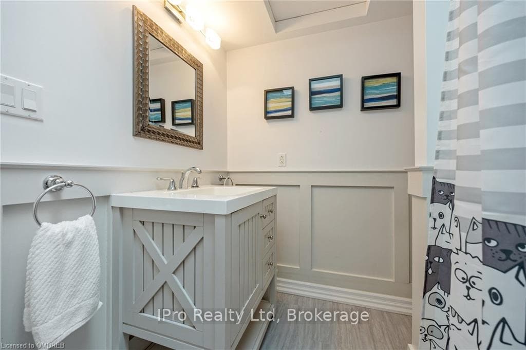 2 JESSOP Court photo 23