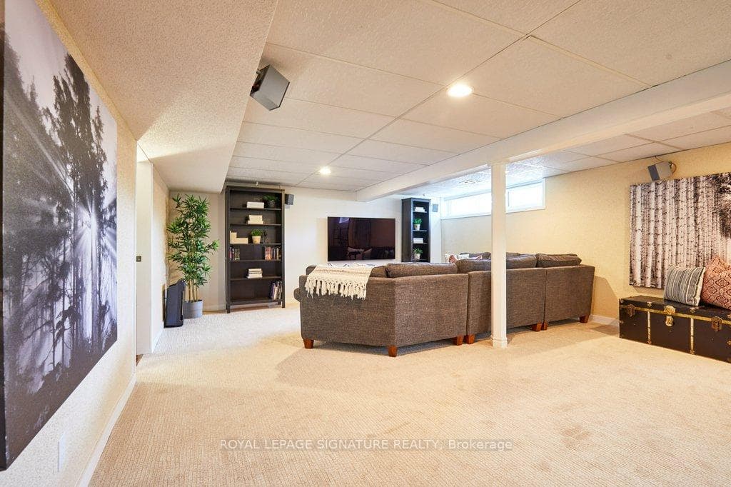 Huge Rec Room