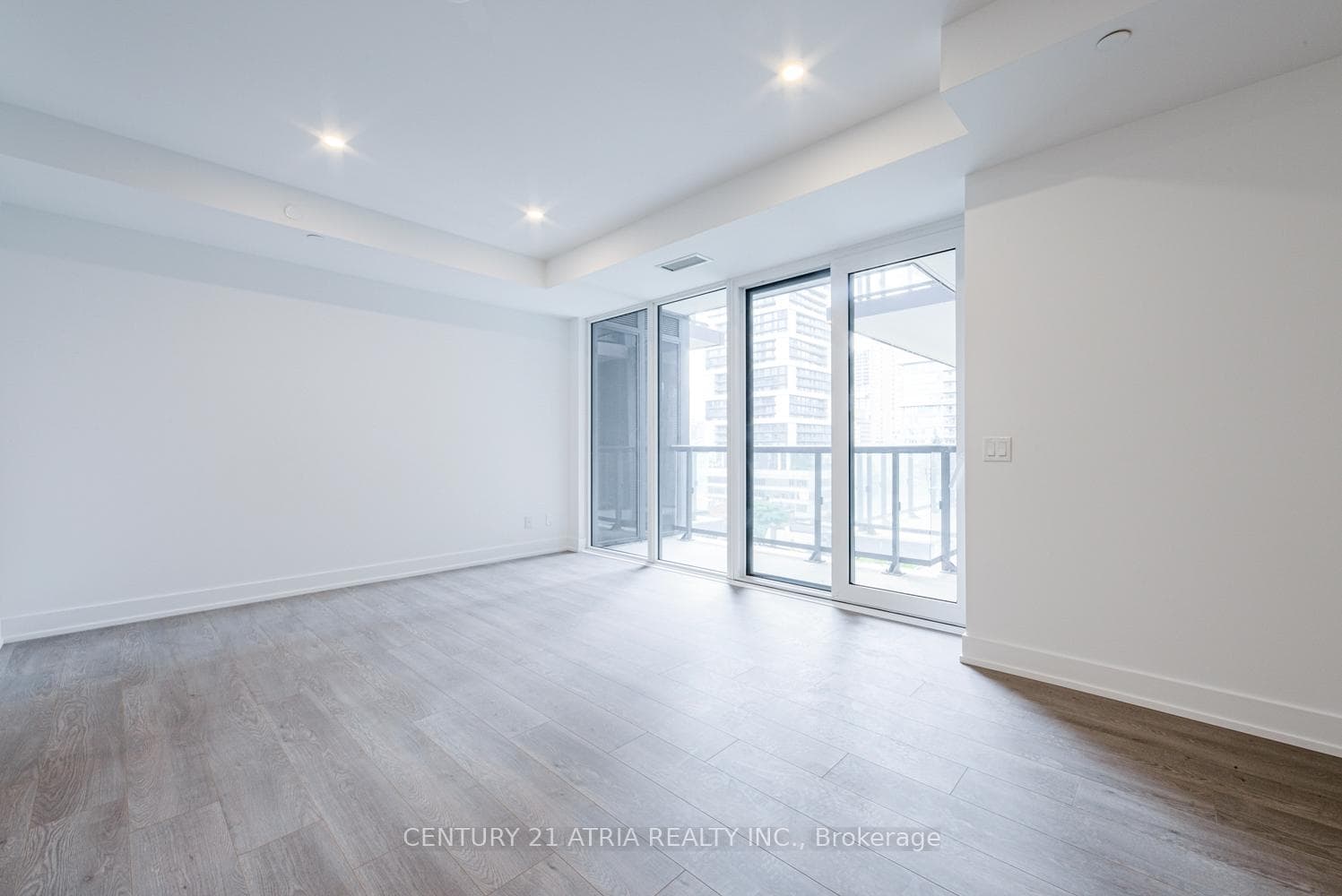 308 Jarvis Street Unit 819 photo 7