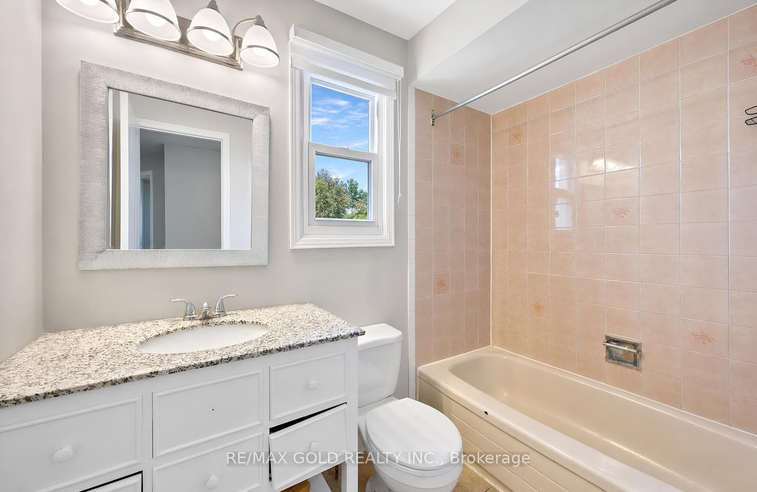 5 Ravenswood Drive photo 26