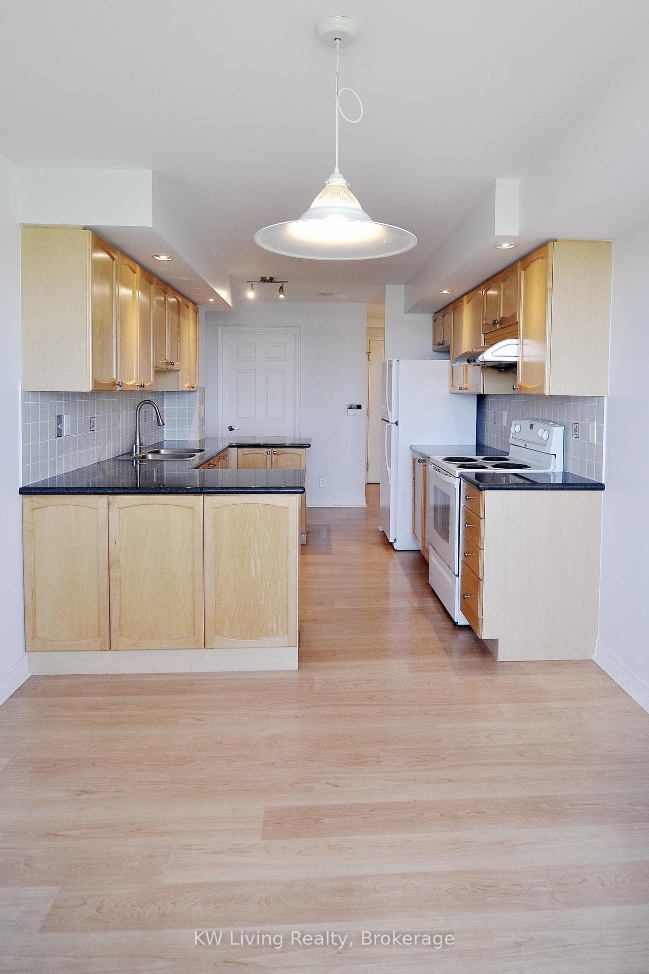 33 Cox Boulevard Unit 1016 photo 11