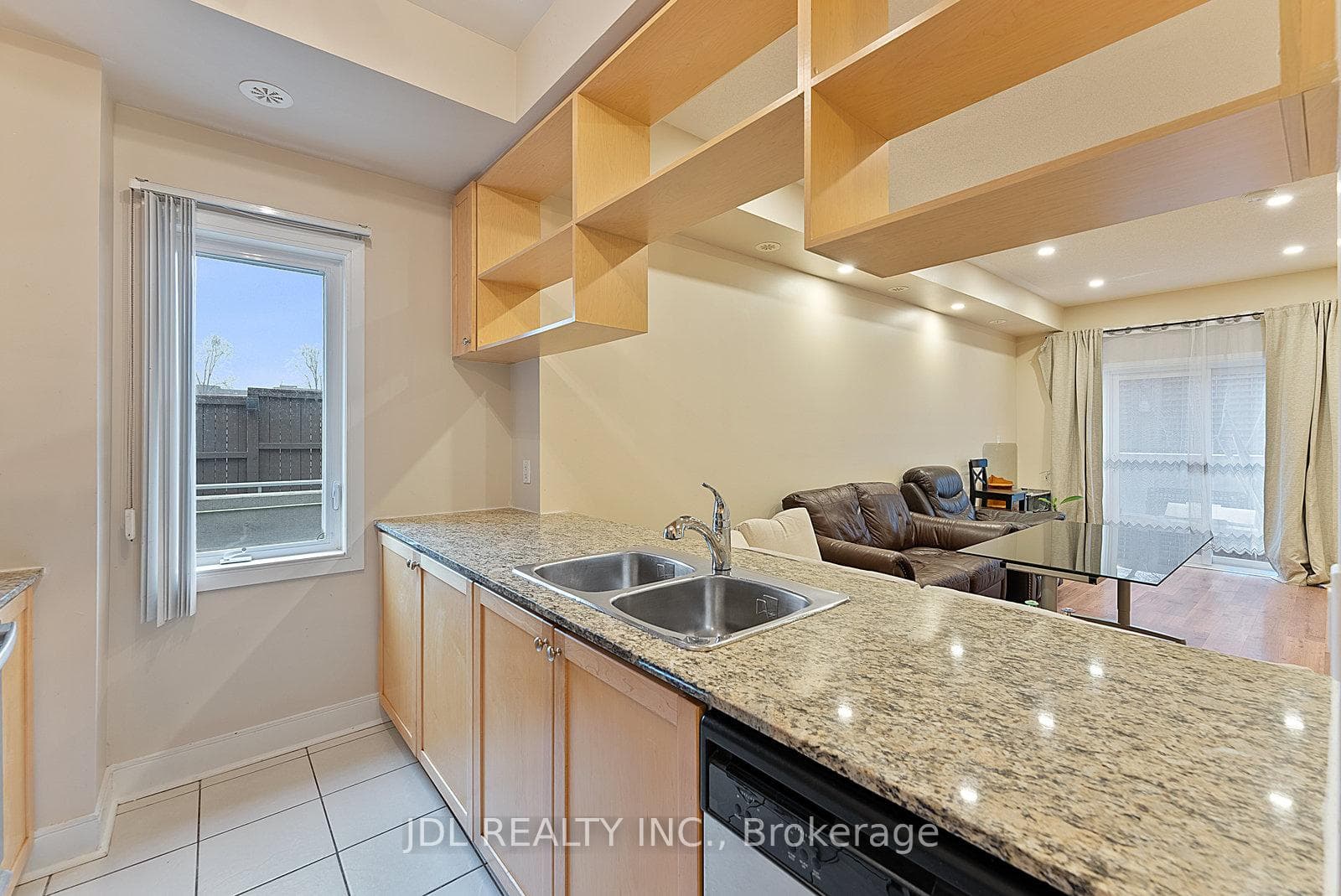 315 Village Green Square Unit Ph76 photo 8