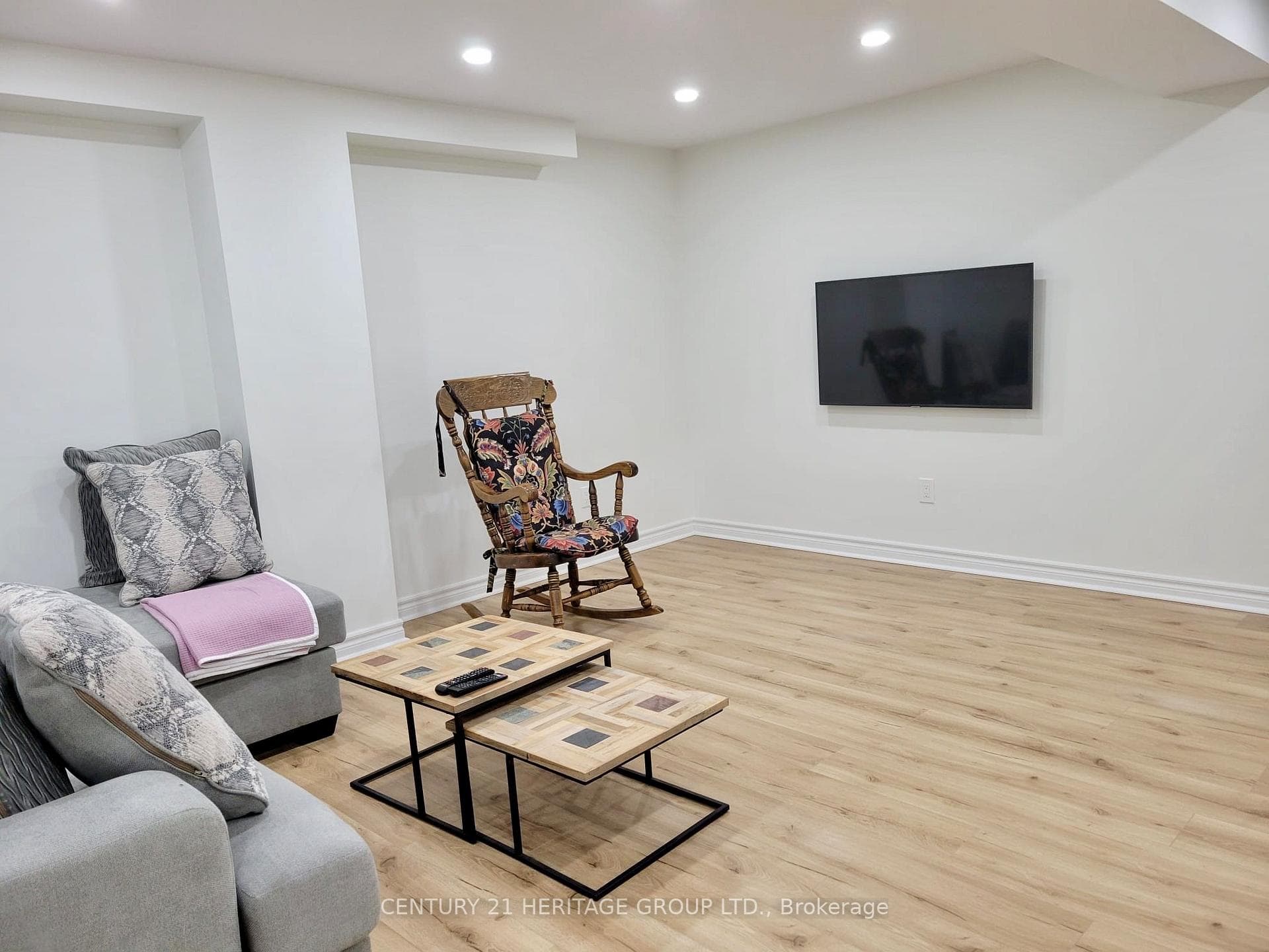 1686 Northfield Avenue photo 16