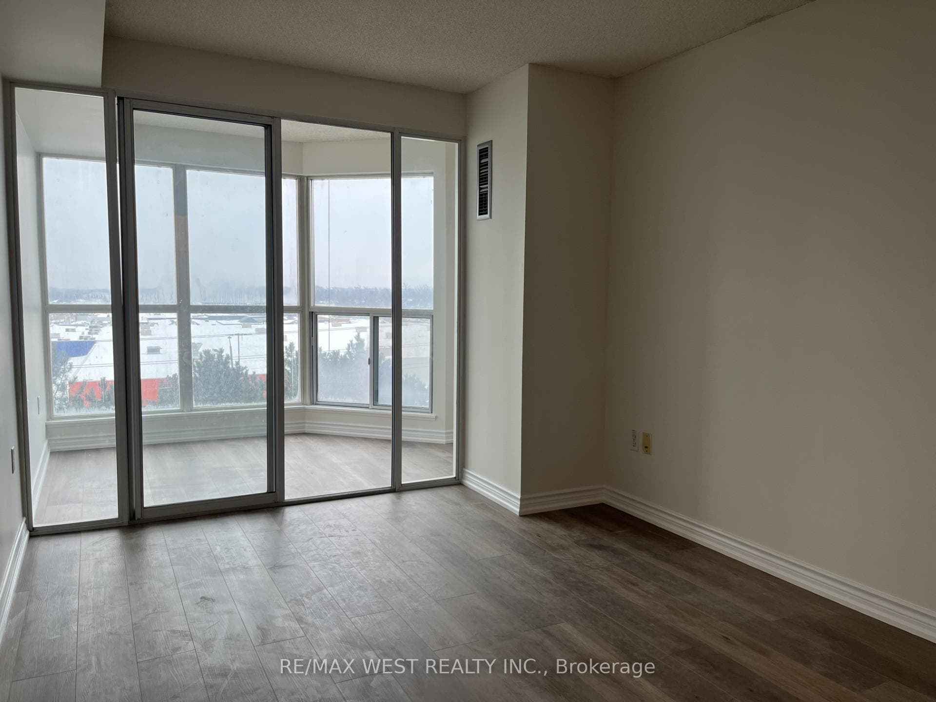 2177 Burnhamthorpe Road Unit 701 photo 11