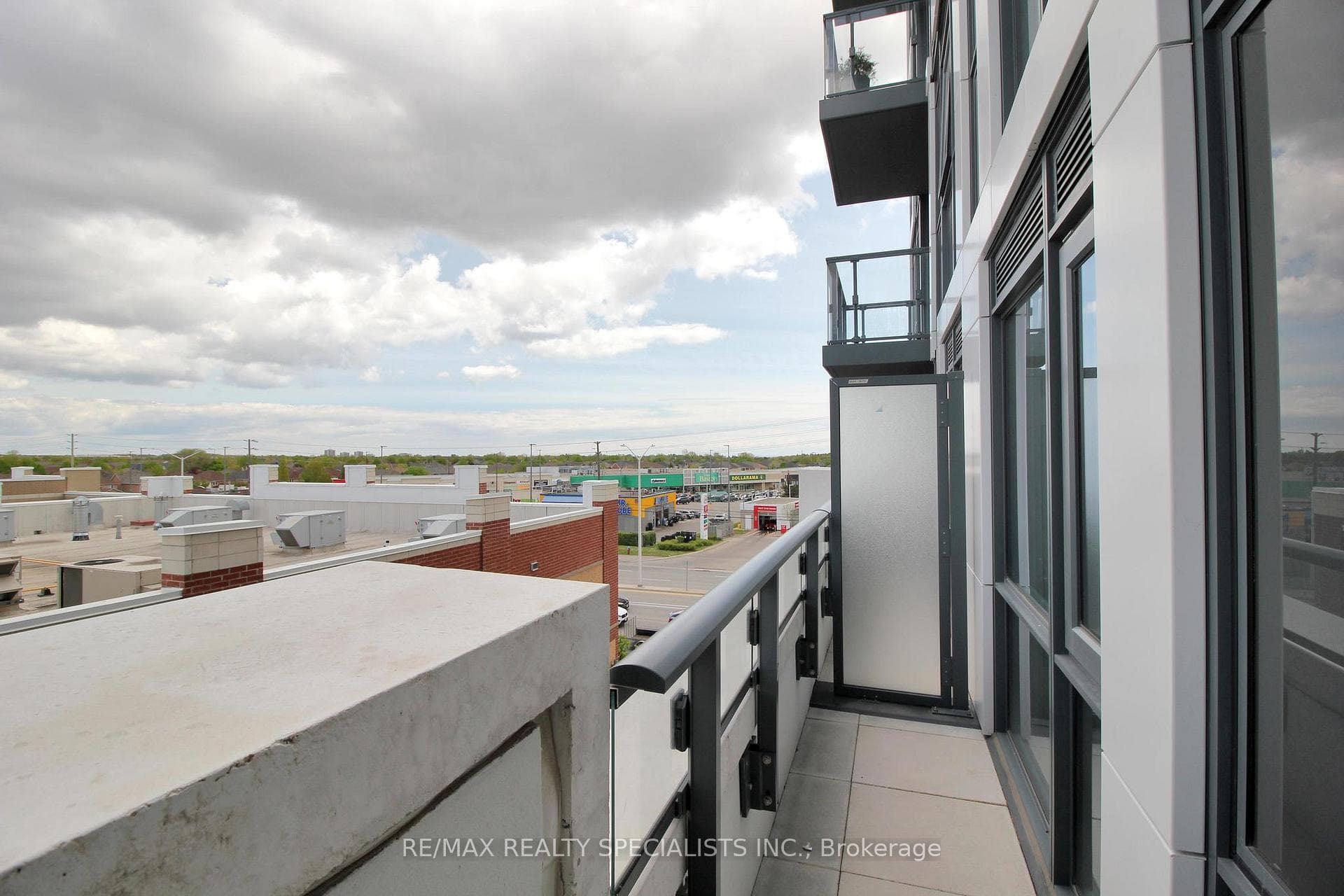 509 Dundas Street Unit 316 photo 24