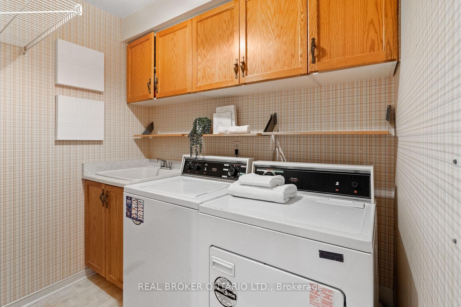 1501 Silver Spruce Drive photo 31
