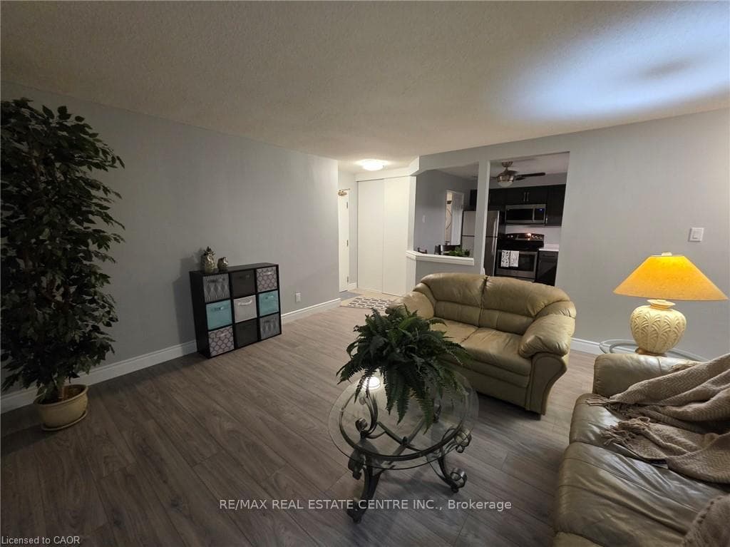 565 Greenfield Avenue Unit 106 photo 11