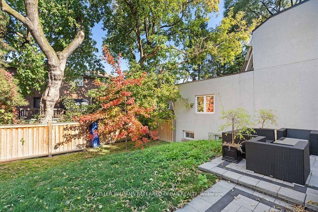 152 Stanley Avenue photo 32