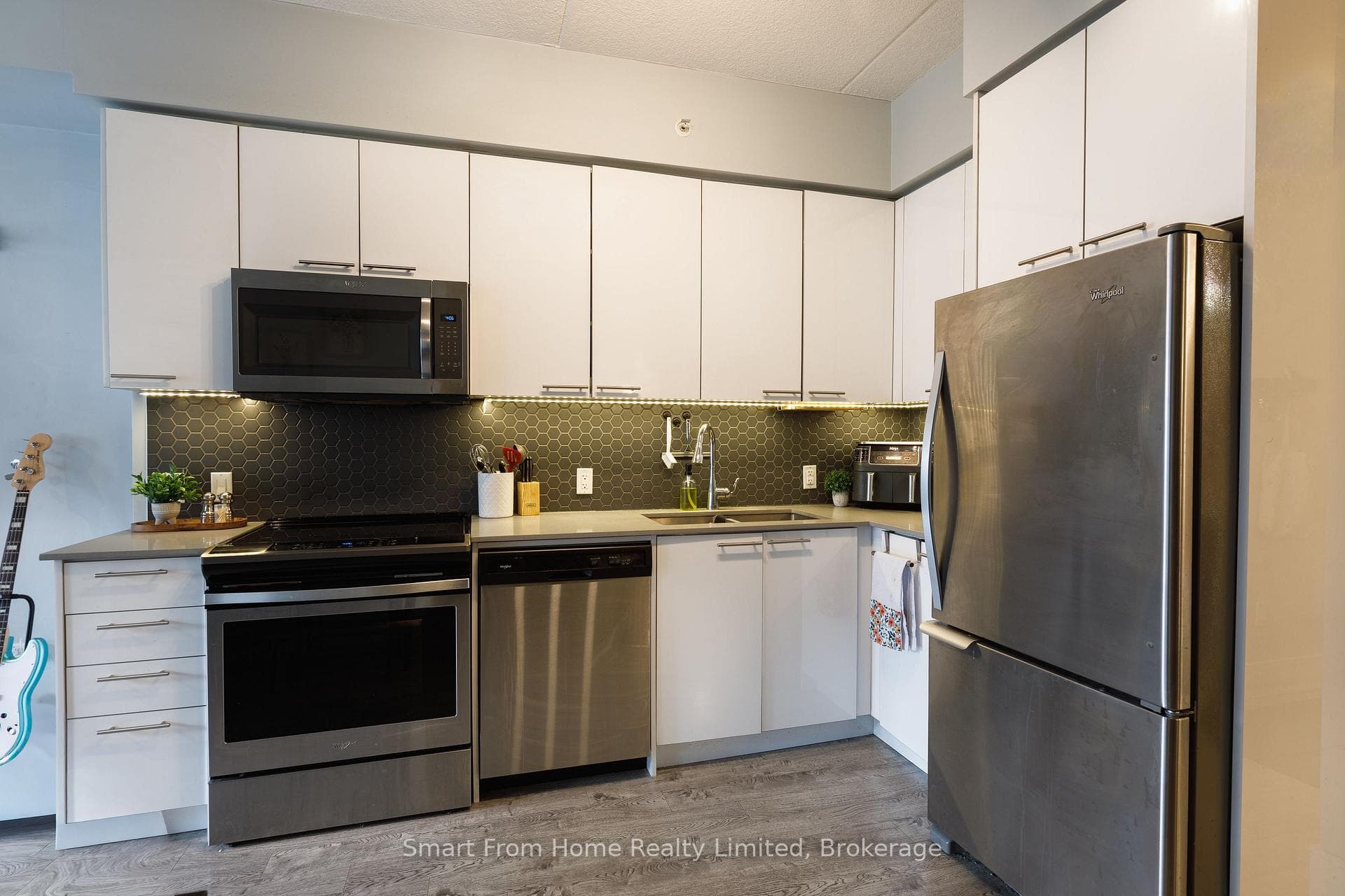 15 Prince Albert Boulevard Unit 318 photo 7
