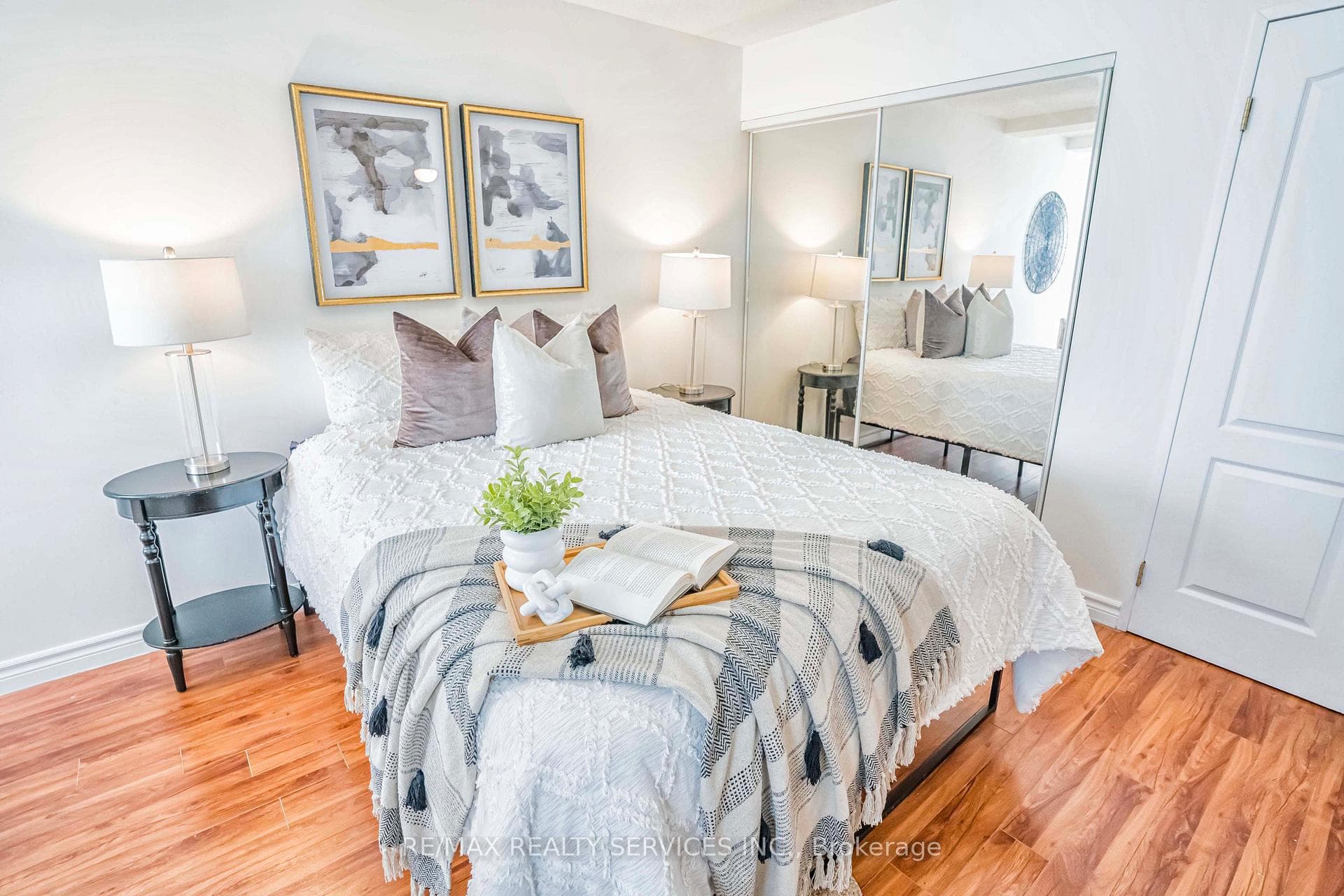 7405 Goreway Drive Unit 301 photo 20